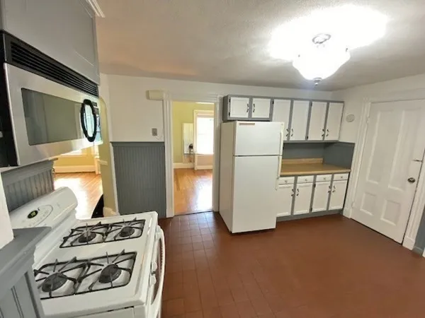 $3,150 | 369 Savin Hill Avenue, Unit 2, Boston, MA 02125