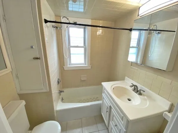 $3,150 | 369 Savin Hill Avenue, Unit 2, Boston, MA 02125