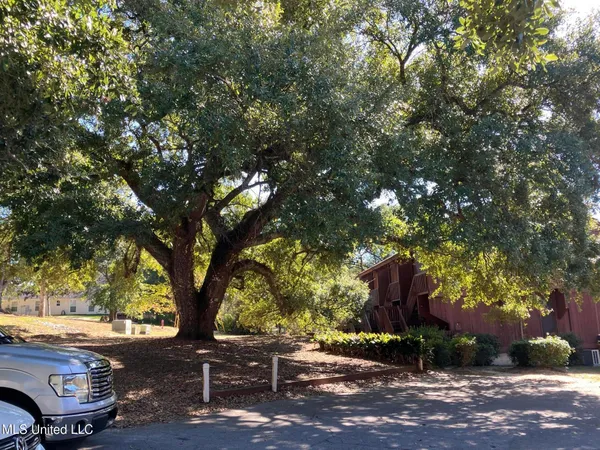 $73,500 | 230 Lakeside Villa, Unit E, Diamondhead, MS 39525