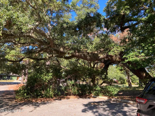 $73,500 | 230 Lakeside Villa, Unit E, Diamondhead, MS 39525