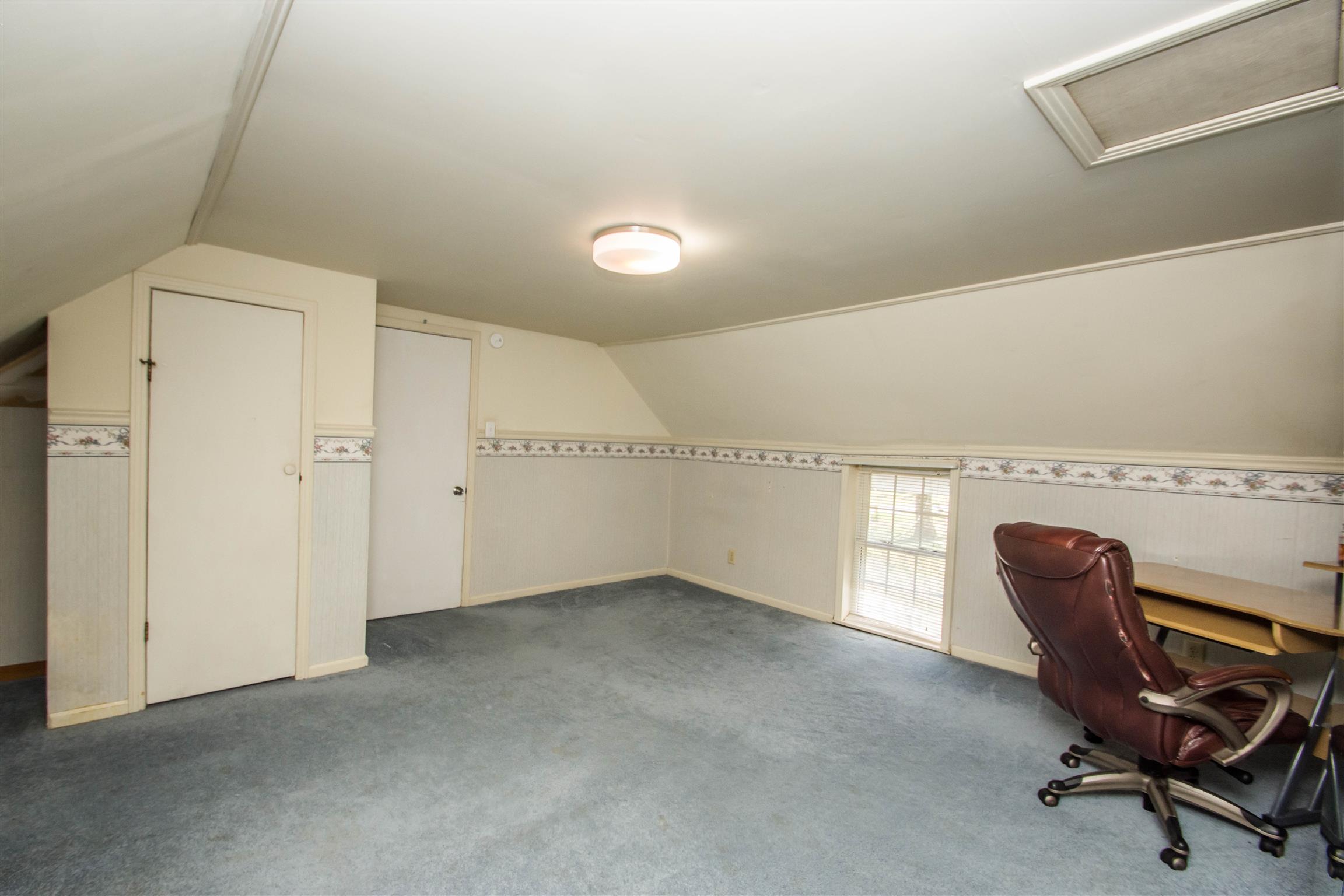1810 Bend Road Clarksville, TN 37040 - Photo 14 of 17 a view of a workspace