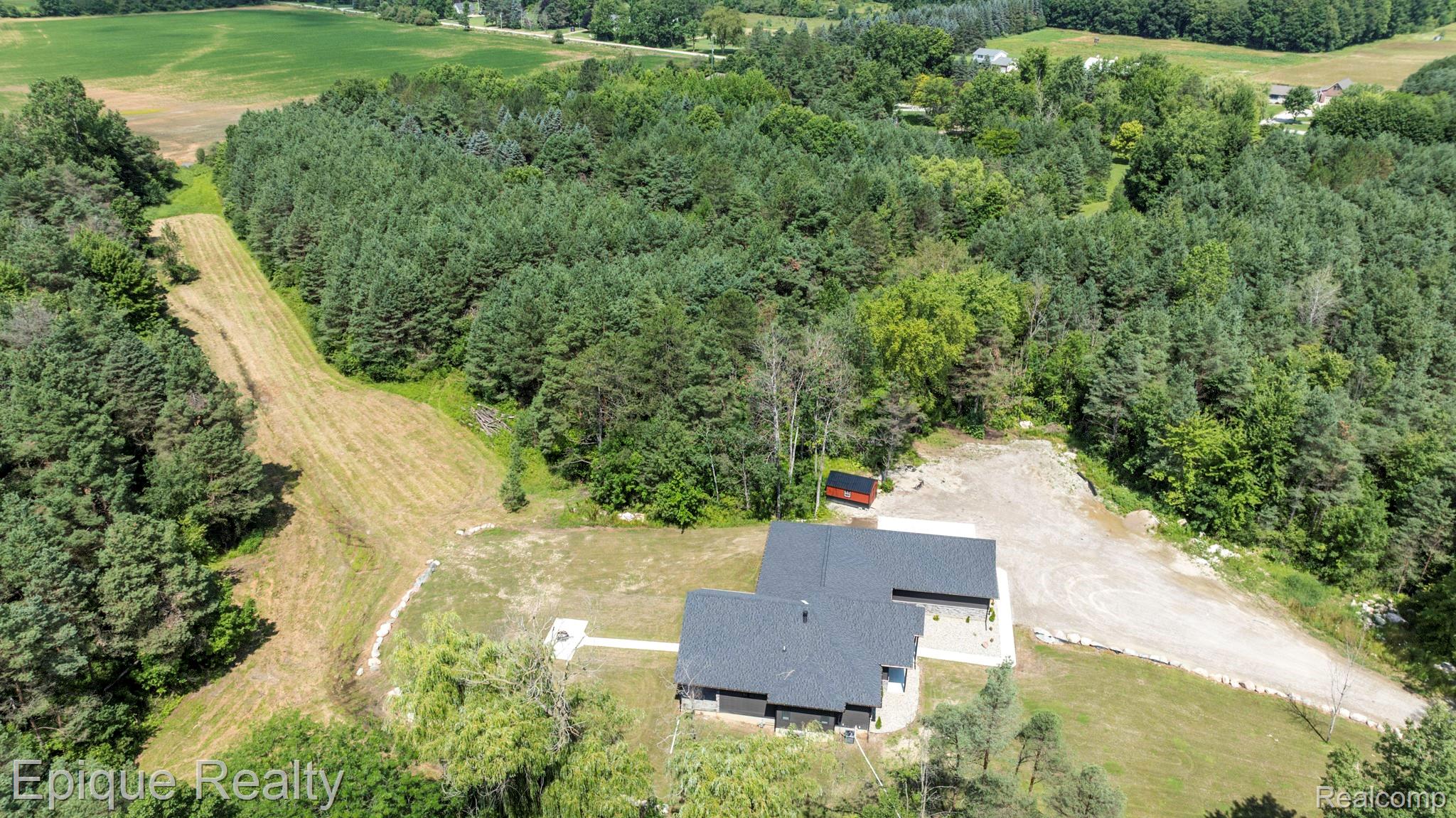 4697 Emmett Road Emmett, MI 48022 - Photo 57 of 62 4697 Emmett Rd (6 of 62).jpg