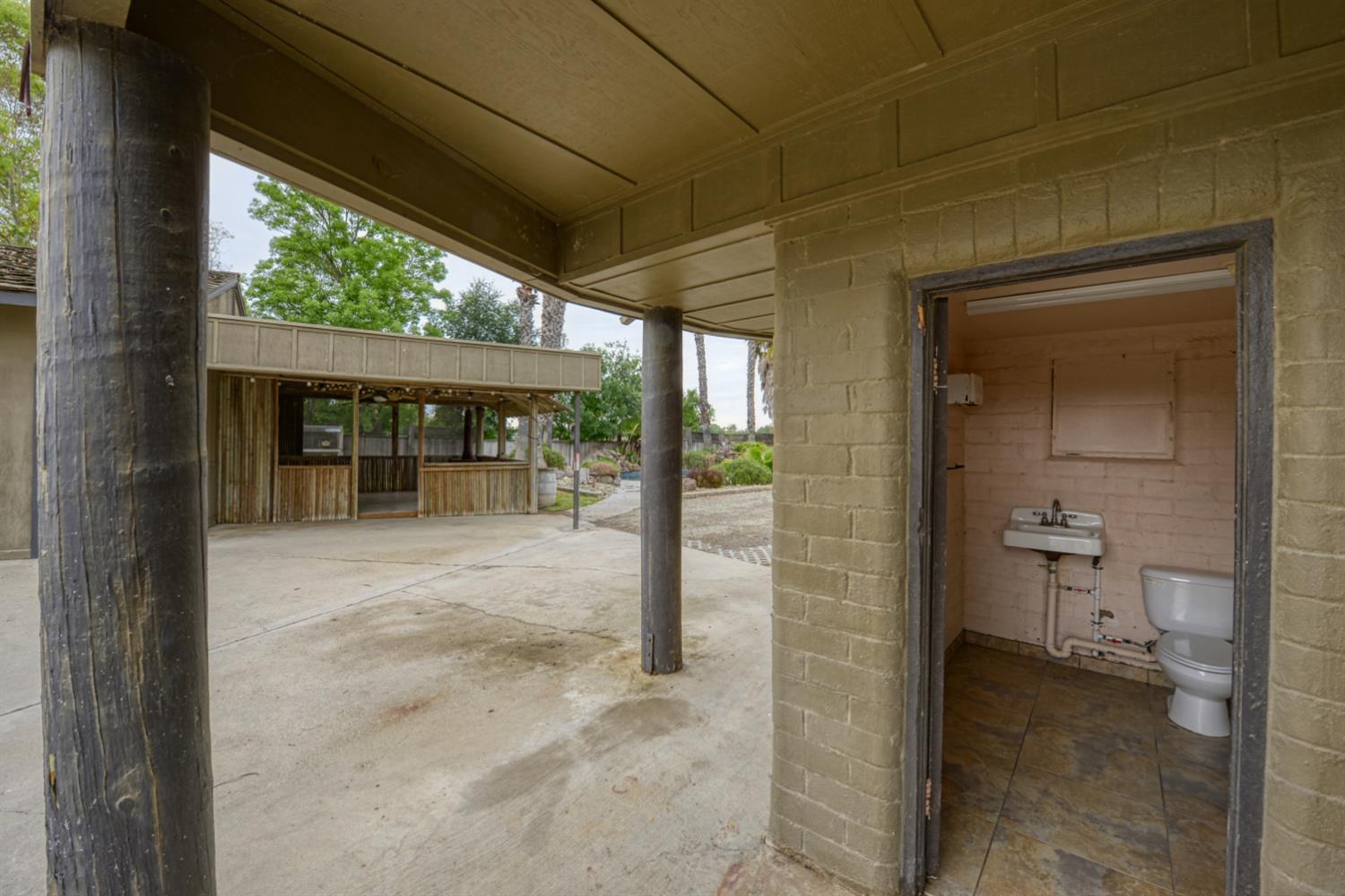 2931 East Marshall Road Patterson, CA 95363 - Photo 31 of 54 Ourtdoor 1/2 bath