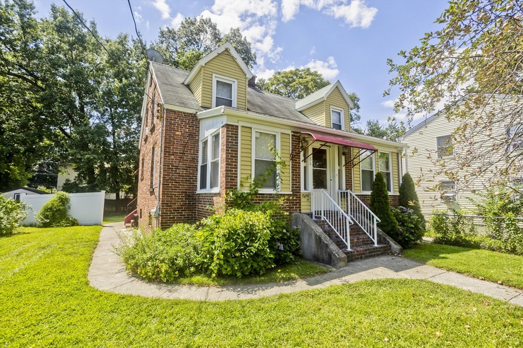 86 Laurence Street Springfield, MA 01104 - Photo 1 of 42 Gallery Image 1