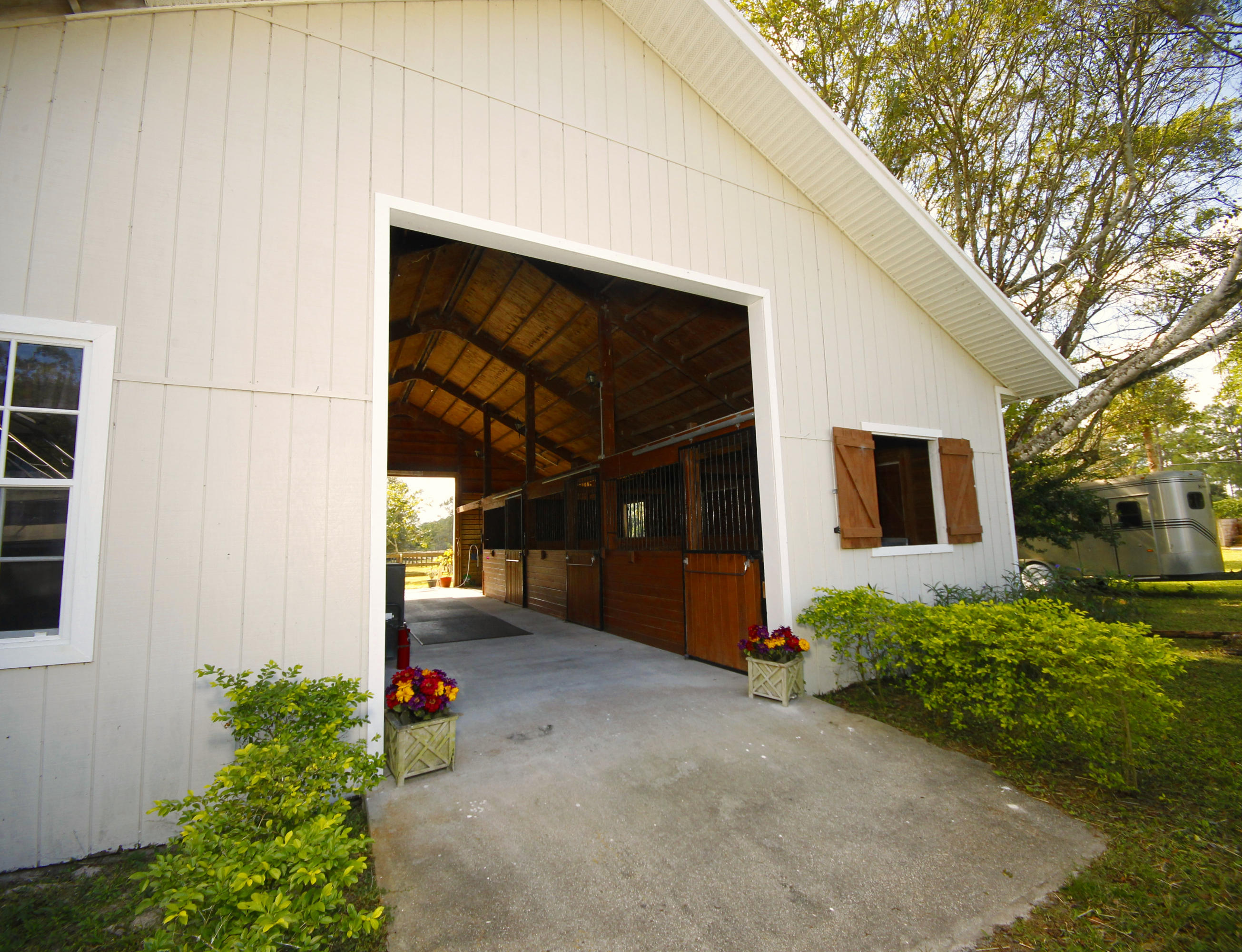 2556 C Road Loxahatchee, FL 33470 - Photo 4 of 27 5 Stall + Barn