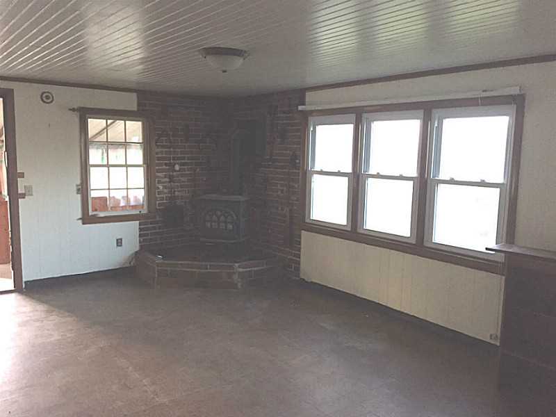 11 Prospect Road South Kingstown, RI 02879 - Photo 5 of 7 Living Room.