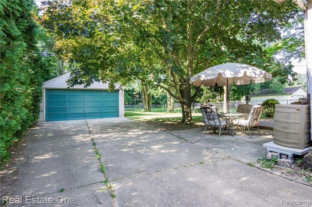 220 Red Oak Lane Rochester Hills, MI 48307 - Photo 25 of 29