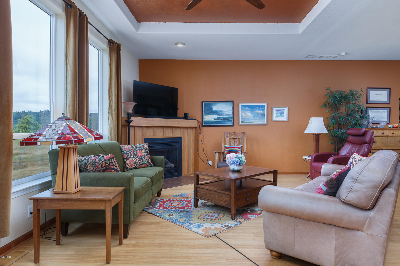9357 Yaquina Bay Road Newport, OR 97365 - Photo 7 of 47 Living room
