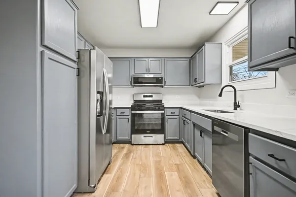 $324,900 | 5535 Adeline Place, Oak Forest, IL 60452