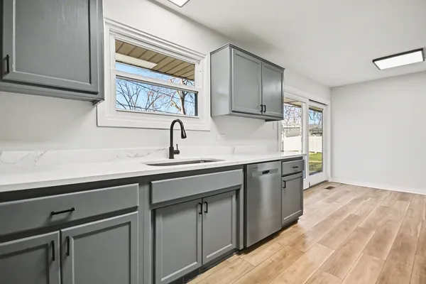 $324,900 | 5535 Adeline Place, Oak Forest, IL 60452