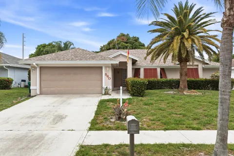 $595,000 | 560 North Cypress Drive, Jupiter, FL 33469