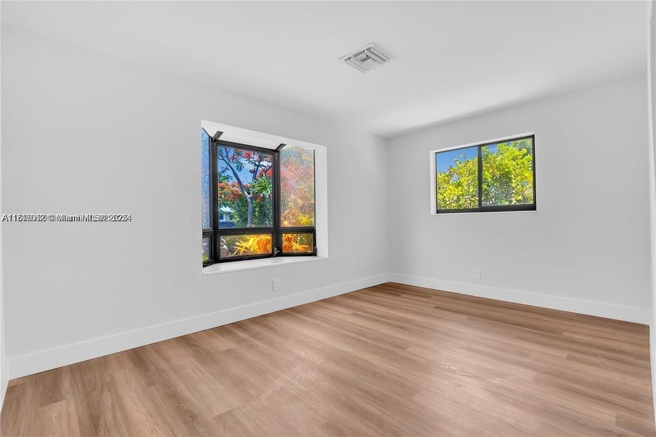 450 Northwest 15th Street Boca Raton, FL 33432 - Photo 7 of 20