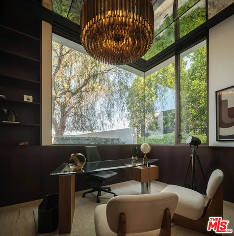 $25,950,000 | 1305 Collingwood Place, Los Angeles, CA 90069