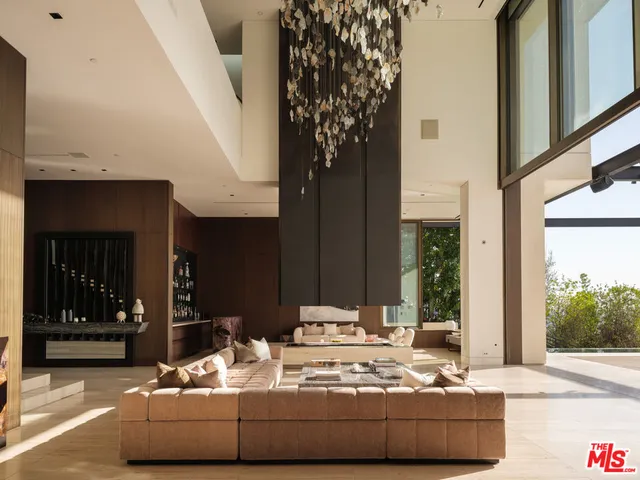 $25,950,000 | 1305 Collingwood Place, Los Angeles, CA 90069