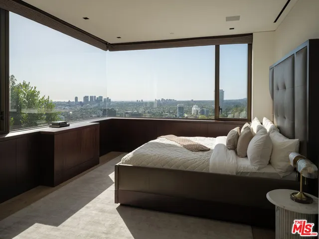 $25,950,000 | 1305 Collingwood Place, Los Angeles, CA 90069