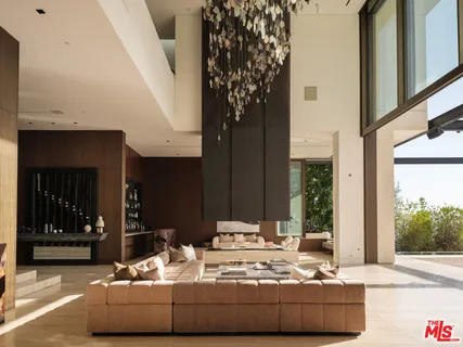 $25,950,000 | 1305 Collingwood Place, Los Angeles, CA 90069