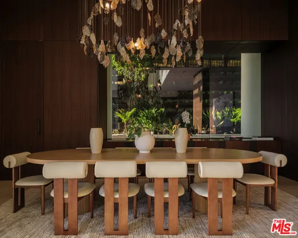 $25,950,000 | 1305 Collingwood Place, Los Angeles, CA 90069