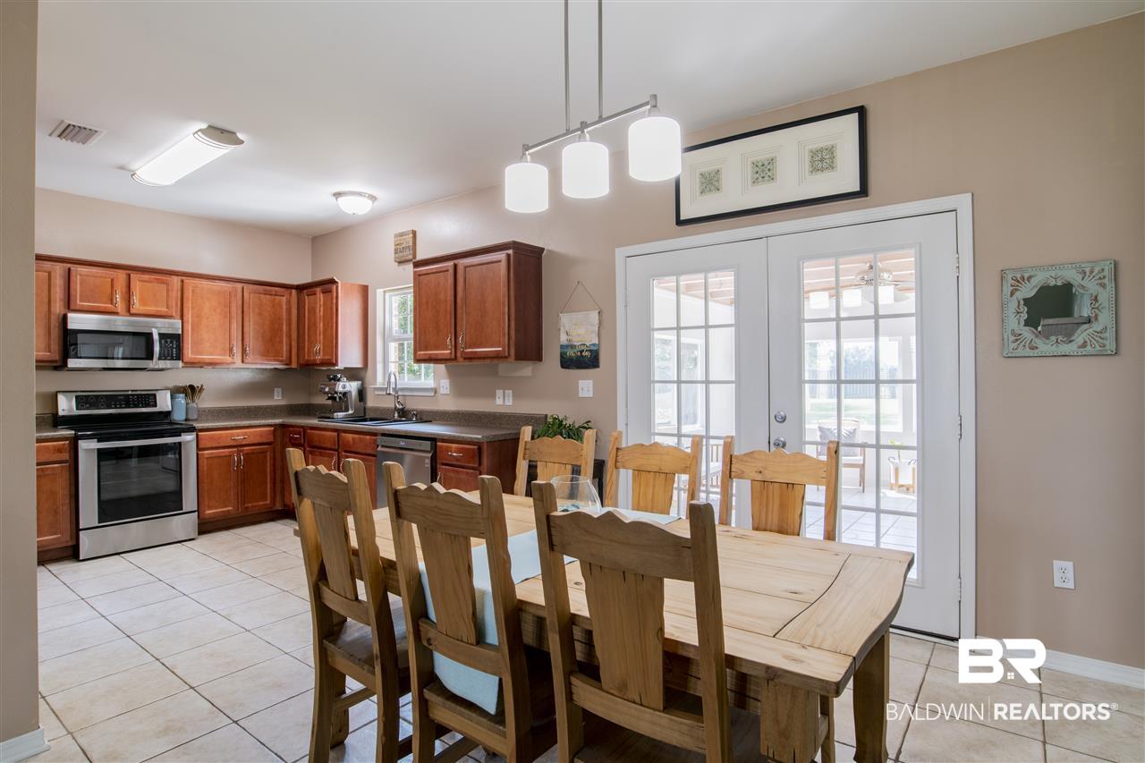 9378 Basse Street Elberta, AL 36530 - Photo 13 of 32 Dining Area