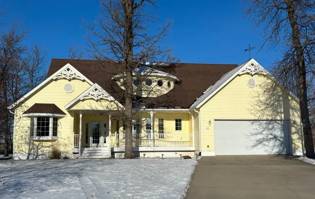 $337,500 | 111 Oakwood Court, Thief River Falls, MN 56701