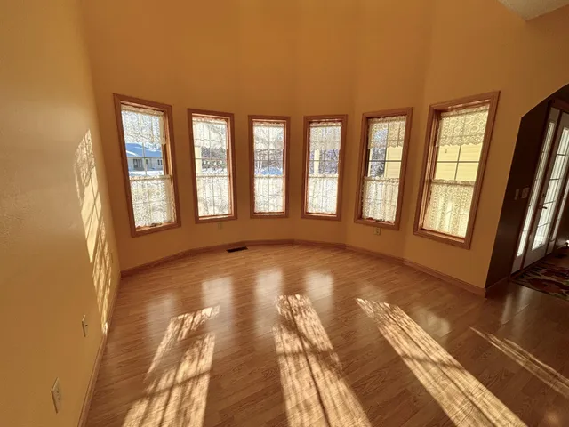 $337,500 | 111 Oakwood Court, Thief River Falls, MN 56701