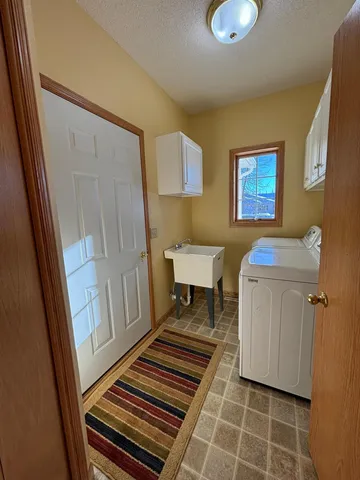 $337,500 | 111 Oakwood Court, Thief River Falls, MN 56701