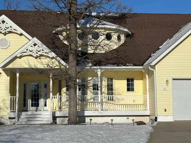 $337,500 | 111 Oakwood Court, Thief River Falls, MN 56701