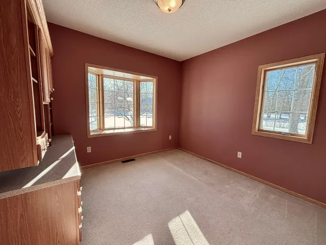 $337,500 | 111 Oakwood Court, Thief River Falls, MN 56701