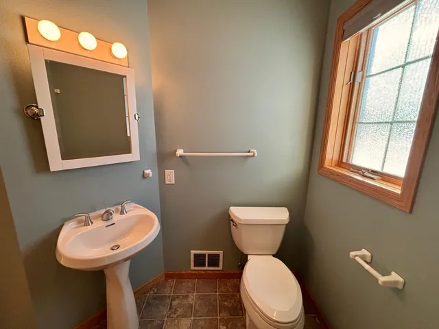 $337,500 | 111 Oakwood Court, Thief River Falls, MN 56701