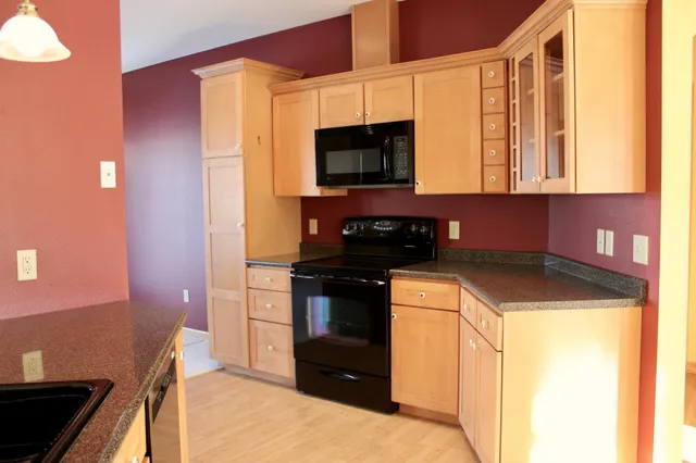 $337,500 | 111 Oakwood Court, Thief River Falls, MN 56701