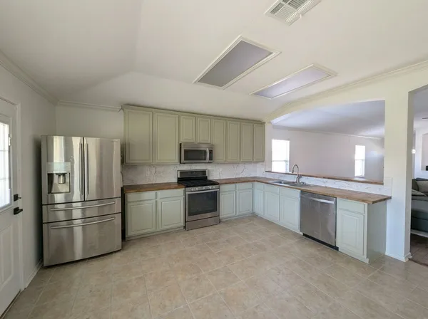 $385,000 | 1903 Mir Woods Drive, Leander, TX 78641