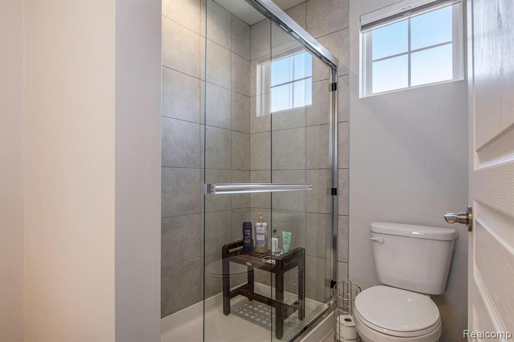 2897 Hartwick Drive Rochester Hills, MI 48307 - Photo 19 of 27