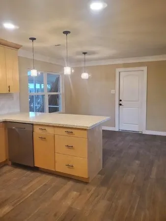 $1,875 | 215 Anna Street, Tomball, TX 77375
