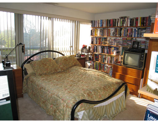 20 Webster Street, Unit 401 Brookline, MA 02446 - Photo 7 of 7 a picture of a living room with furniture