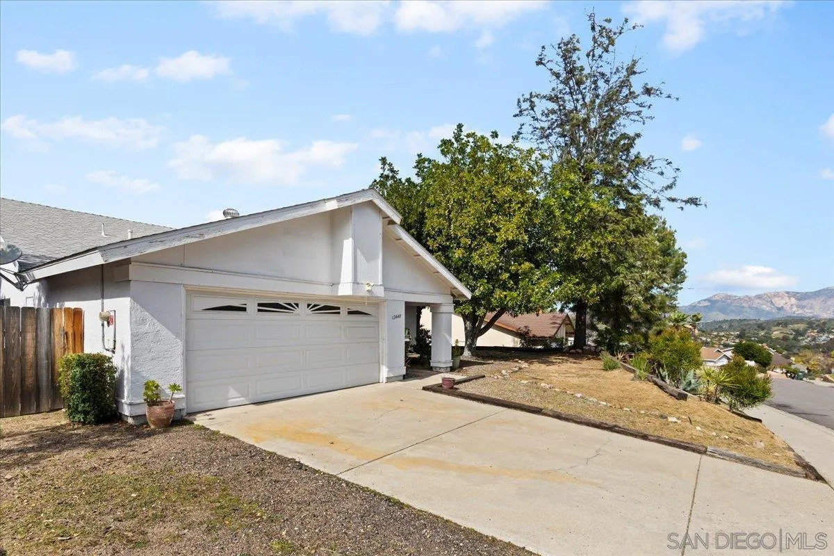 12448 Ridgeton Drive Lakeside, CA 92040 - Photo 2 of 47 Gallery Image 2