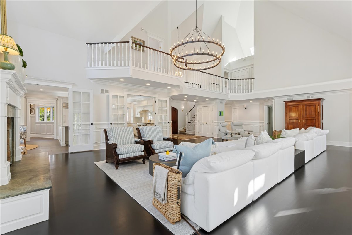 166 North Buckley Road Barrington Hills, IL 60010 - Photo 12 of 86 a living room with furniture and wooden floor