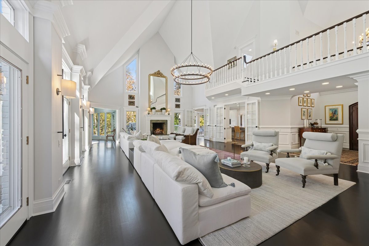 166 North Buckley Road Barrington Hills, IL 60010 - Photo 13 of 86 a living room with furniture