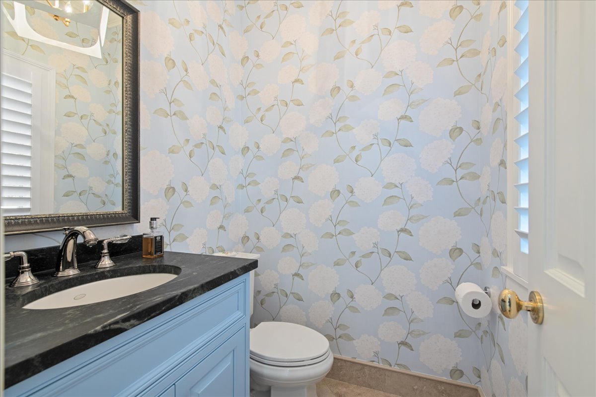 166 North Buckley Road Barrington Hills, IL 60010 - Photo 32 of 86 a bathroom with a granite countertop sink toilet and shower