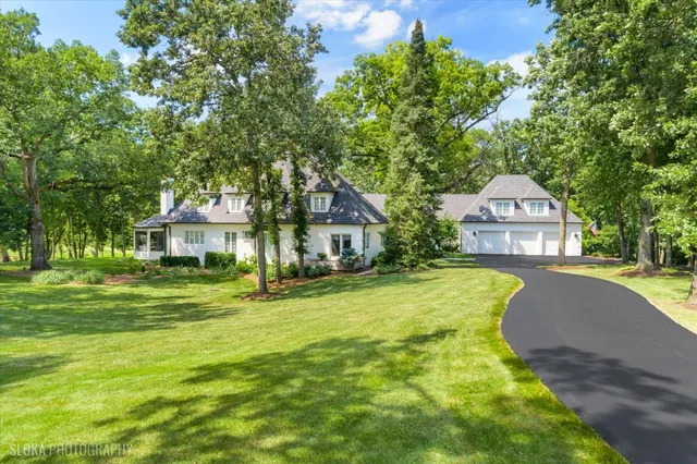 $2,495,000 | 166 North Buckley Road, Barrington Hills, IL 60010