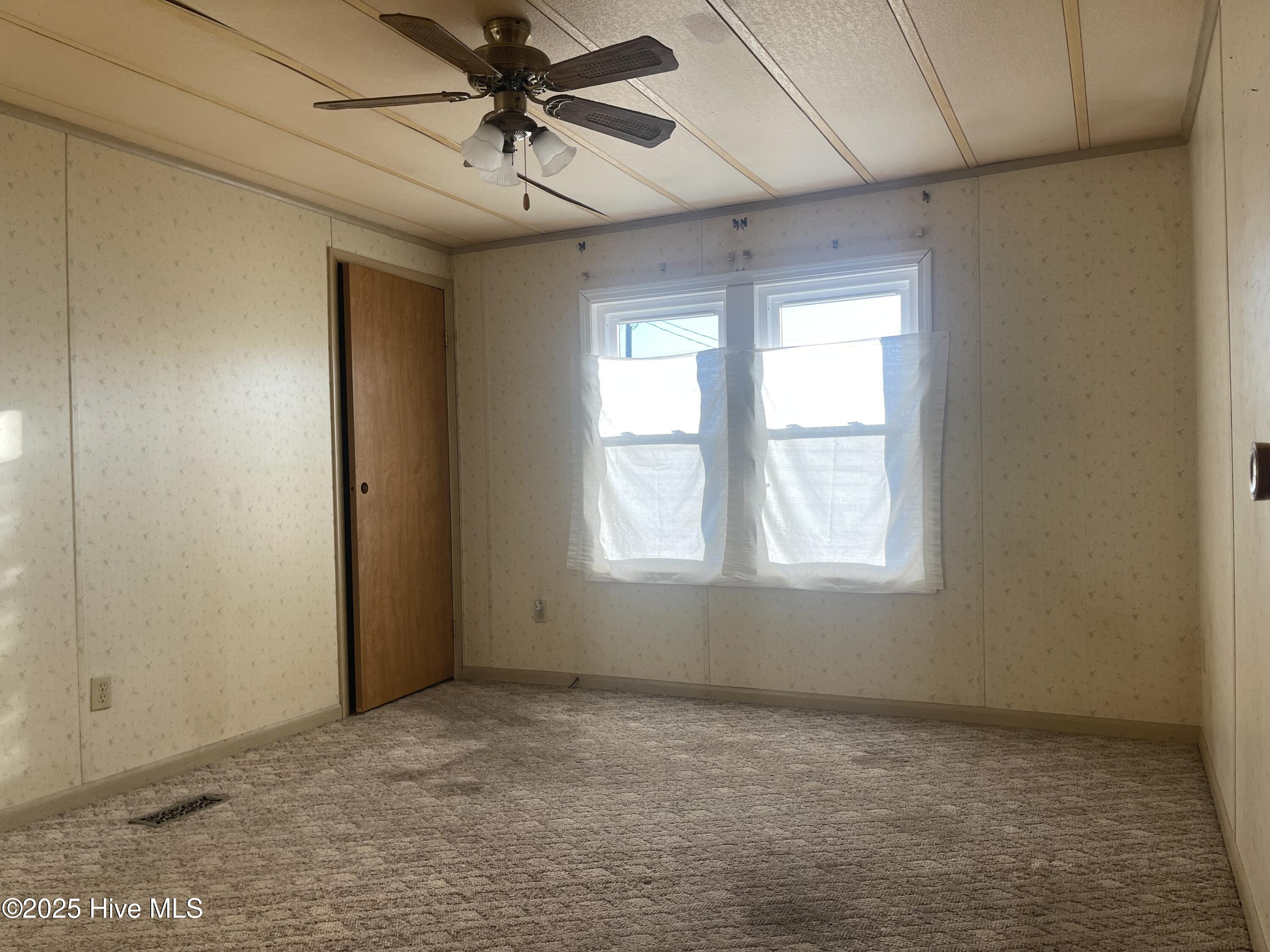 2537 Whichards Beach Road Chocowinity, NC 27817 - Photo 5 of 10 IMG_9883