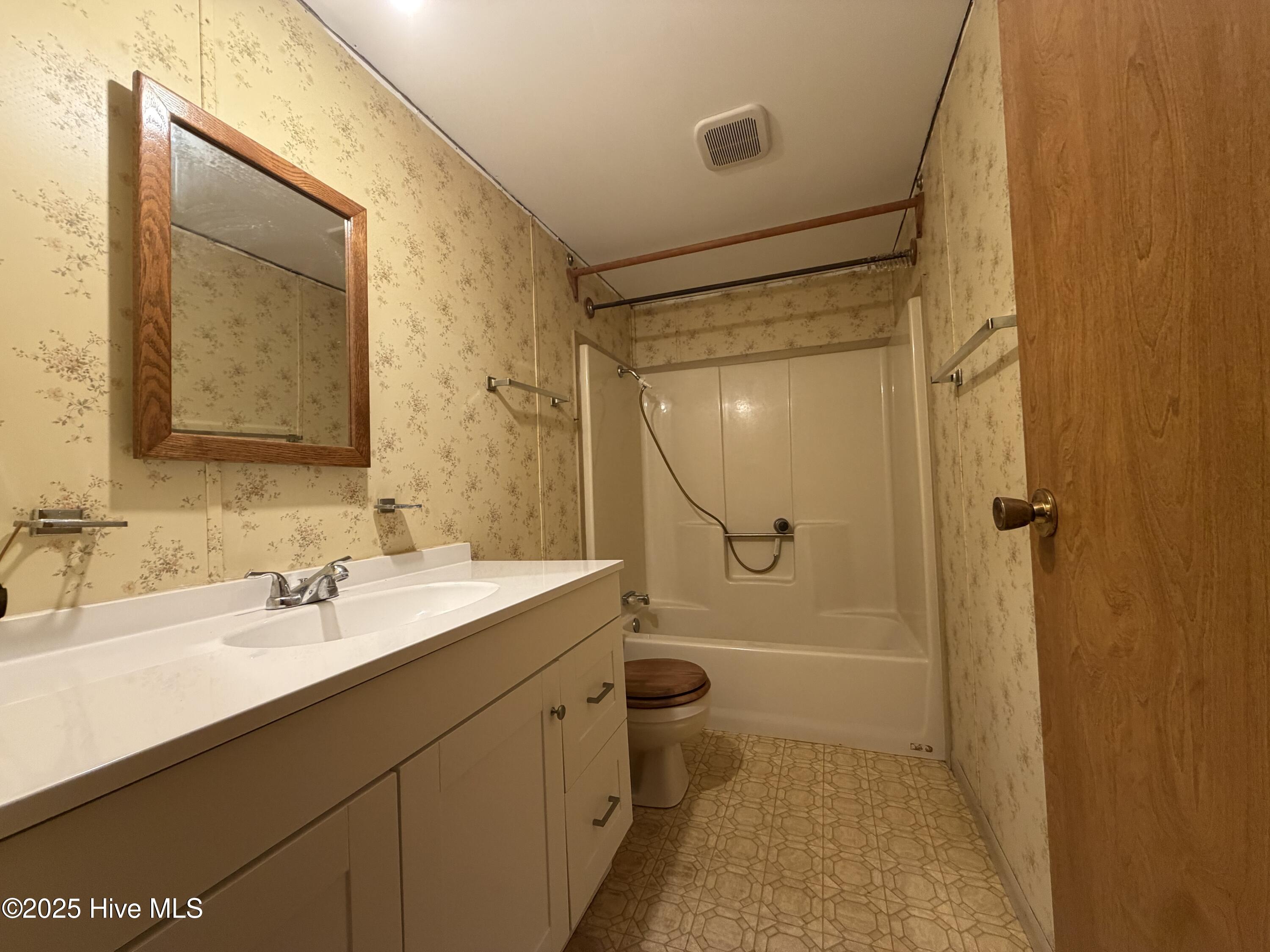 2537 Whichards Beach Road Chocowinity, NC 27817 - Photo 8 of 19 IMG_0294