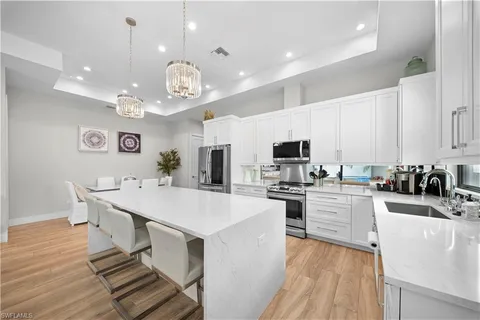 $1,795,000 | 828 100th Avenue North, Naples, FL 34108