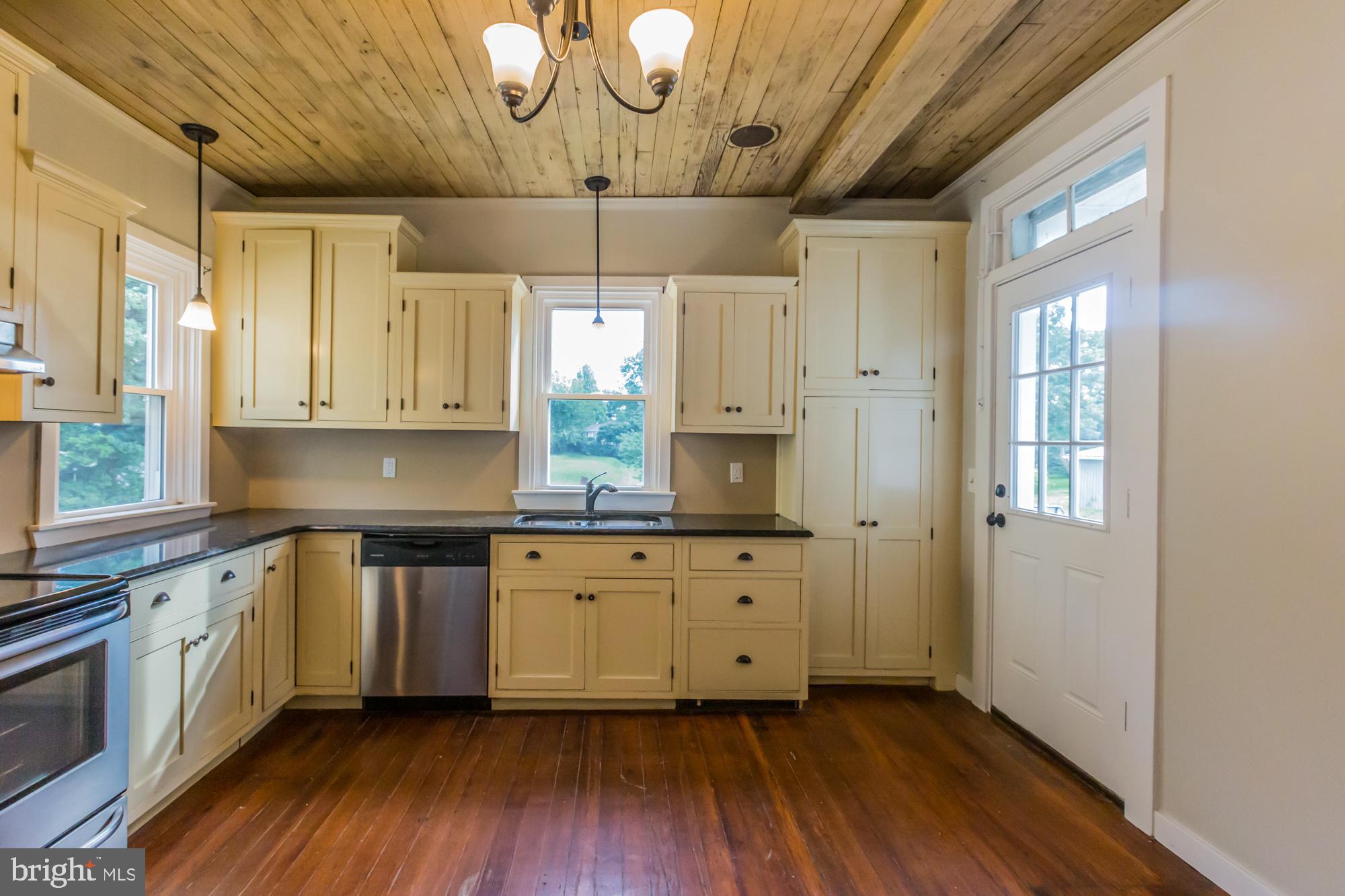 2736 North Colebrook Road Manheim, PA 17545 - Photo 9 of 22
