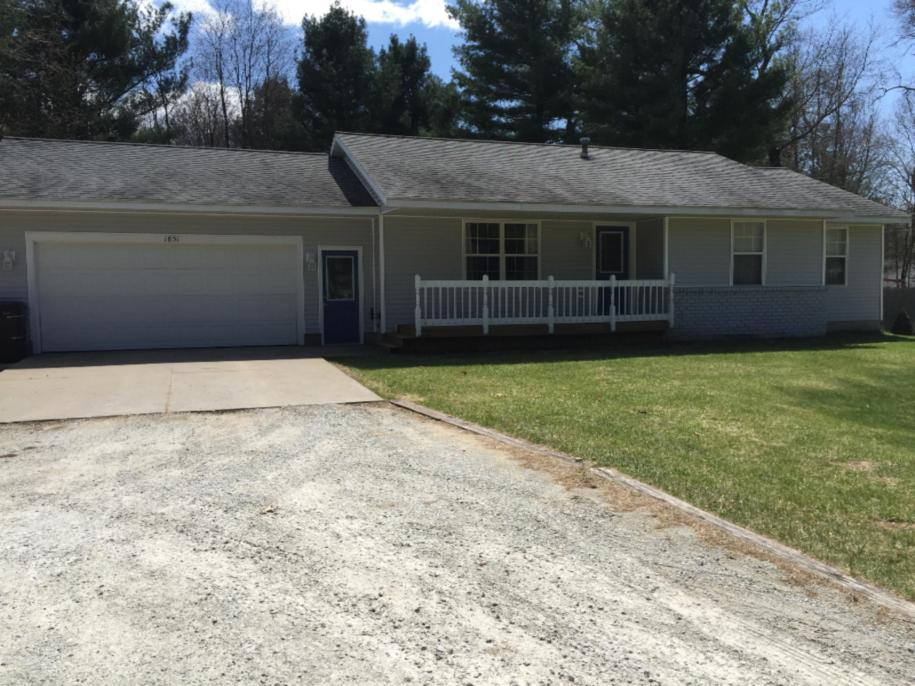1851 East River Road Muskegon, MI 49445 - Photo 2 of 18 IMG_5832