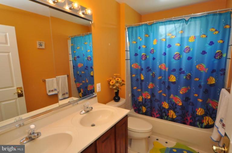 12513 Ridgegate Drive Herndon, VA 20170 - Photo 24 of 30 Bath #1