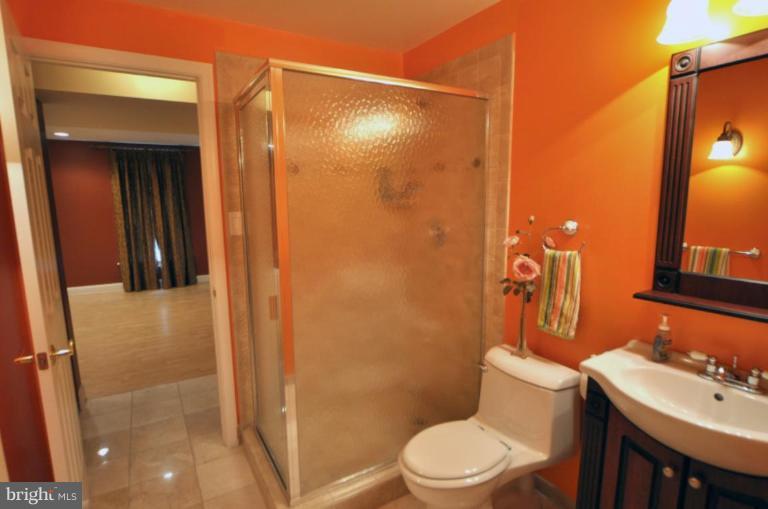 12513 Ridgegate Drive Herndon, VA 20170 - Photo 26 of 30 Bath #2