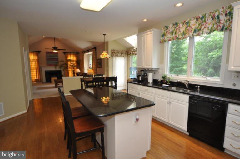 12513 Ridgegate Drive Herndon, VA 20170 - Photo 5 of 30 Kitchen #2