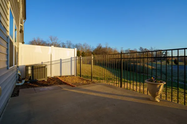 $300,000 | 523 Stovall Lane, Columbia, TN 38401