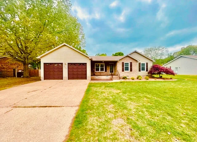$302,000 | 208 Greenwood Drive, Paris, TN 38242