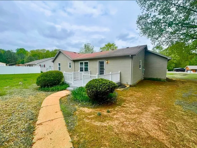 $302,000 | 208 Greenwood Drive, Paris, TN 38242