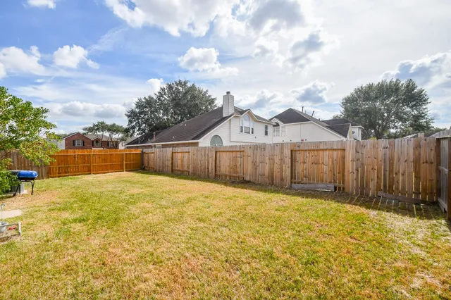 $2,300 | 18835 Appletree Ridge Road, Houston, TX 77084